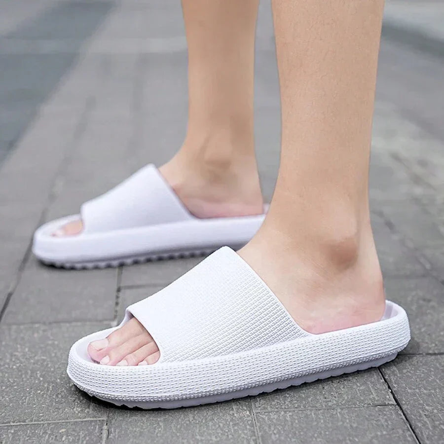 Cloud Slippers for Women and Men,Pillow Slippers Thicken Sole Cloud Cushion Slides Super Comfy Soft Foam Slides Non Slip Shower Bathroom Slides Sandals